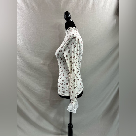 Rib Knit Ditsy Floral Print Embroidery Mesh Flare Sleeve Mock Neck Tee - Picture 8 of 9